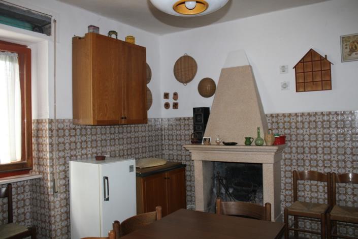 Image No.6-2 Bed Country House for sale