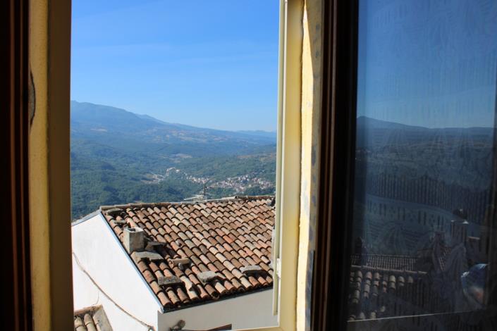 Image No.8-2 Bed Townhouse for sale