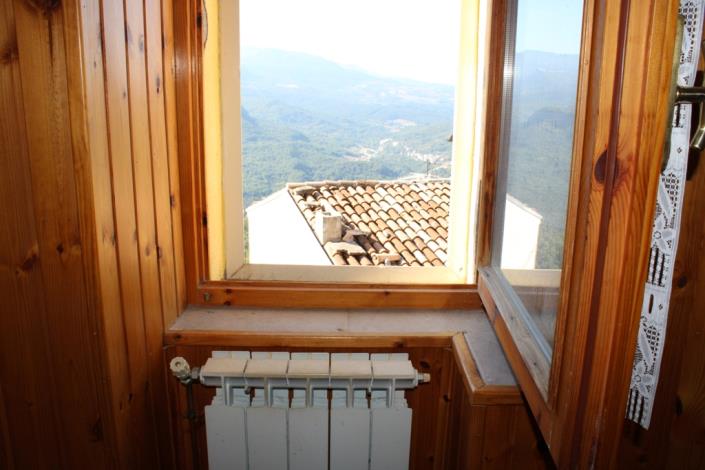 Image No.9-2 Bed Townhouse for sale