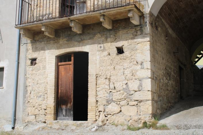 Image No.15-2 Bed Townhouse for sale