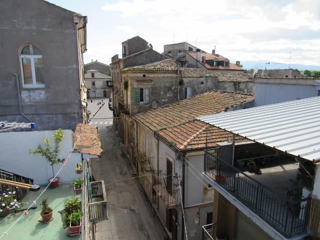 Image No.6-2 Bed Townhouse for sale