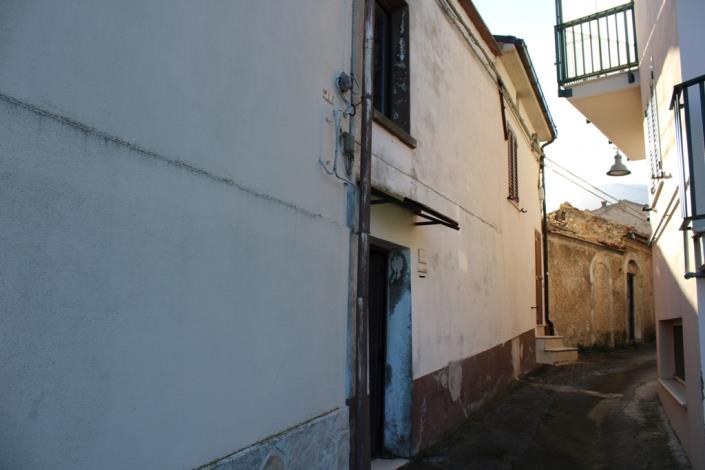 Image No.8-2 Bed Townhouse for sale