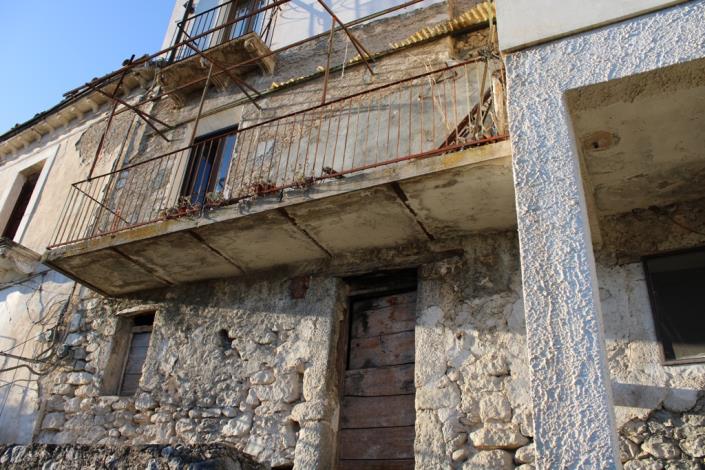 Image No.27-2 Bed Townhouse for sale