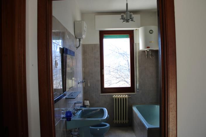 Image No.15-4 Bed Country House for sale