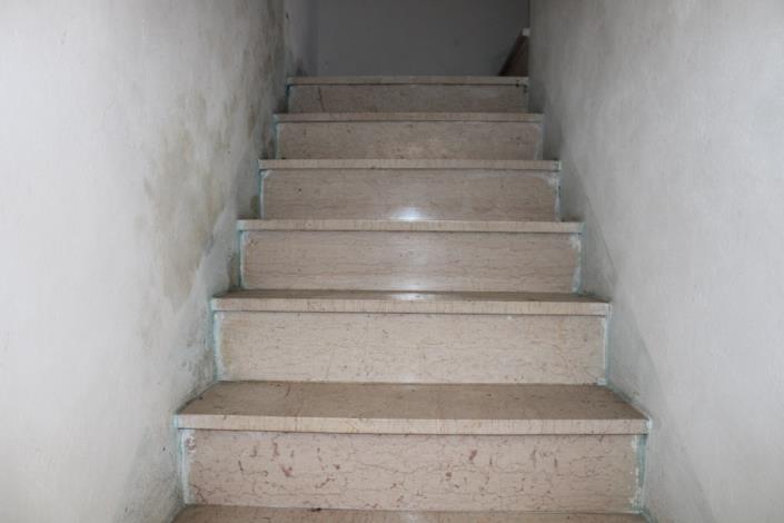 Image No.9-2 Bed House for sale