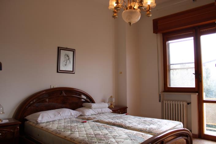 Image No.9-3 Bed House for sale