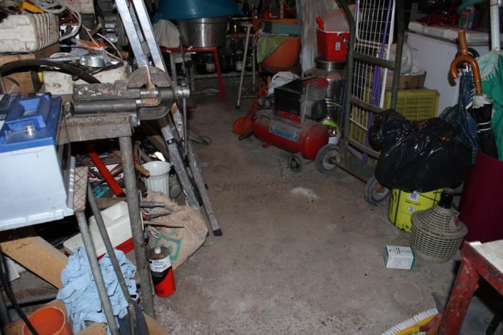 Image No.10-3 Bed Country House for sale