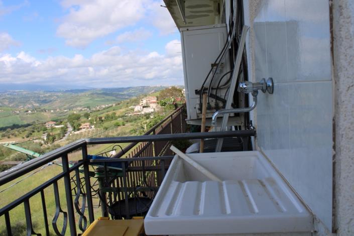 Image No.10-4 Bed Townhouse for sale