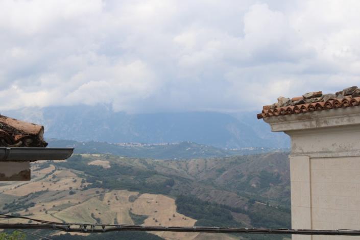 Image No.18-2 Bed Townhouse for sale