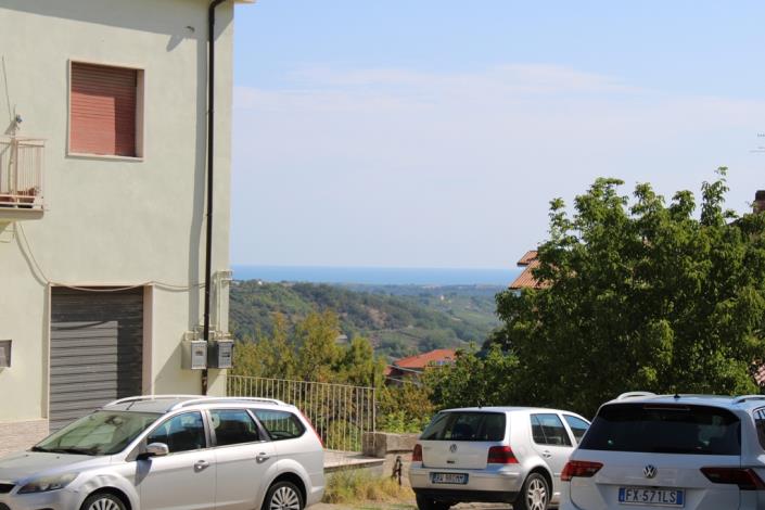 Image No.7-5 Bed Townhouse for sale