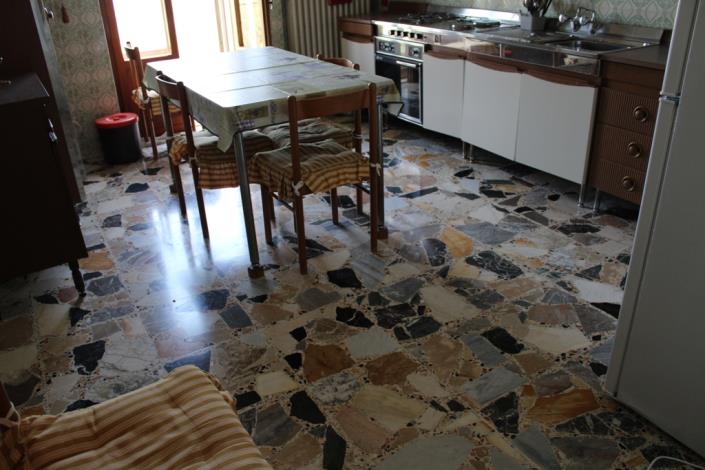 Image No.18-5 Bed Townhouse for sale