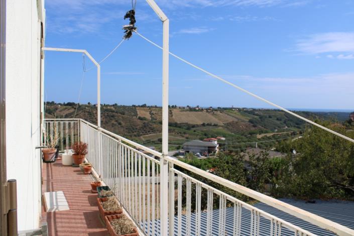 Image No.23-5 Bed Townhouse for sale