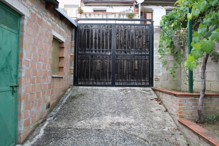 Image No.5-5 Bed Townhouse for sale