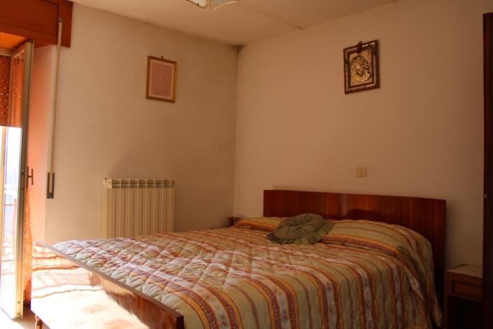 Image No.5-4 Bed Townhouse for sale