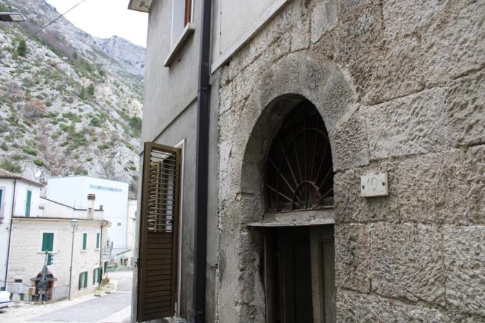 Image No.9-2 Bed Townhouse for sale