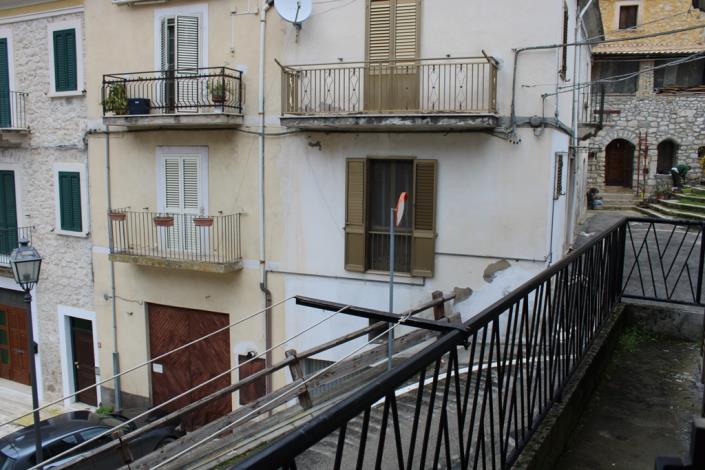 Image No.10-2 Bed Townhouse for sale