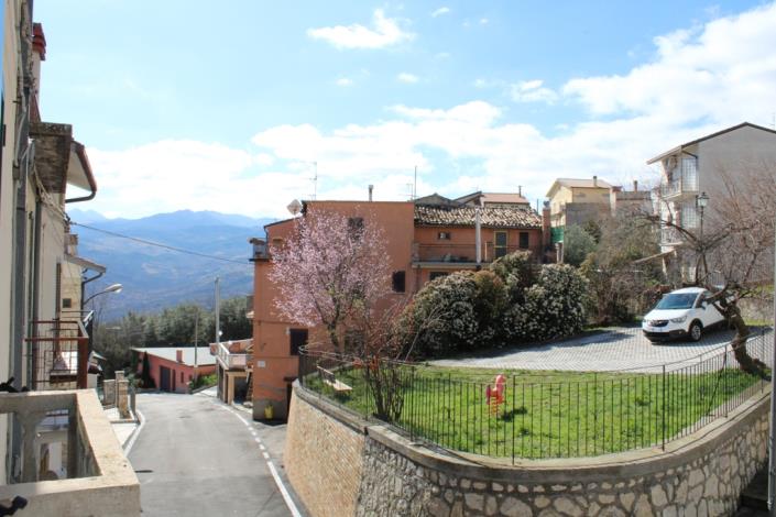 Image No.11-3 Bed Townhouse for sale