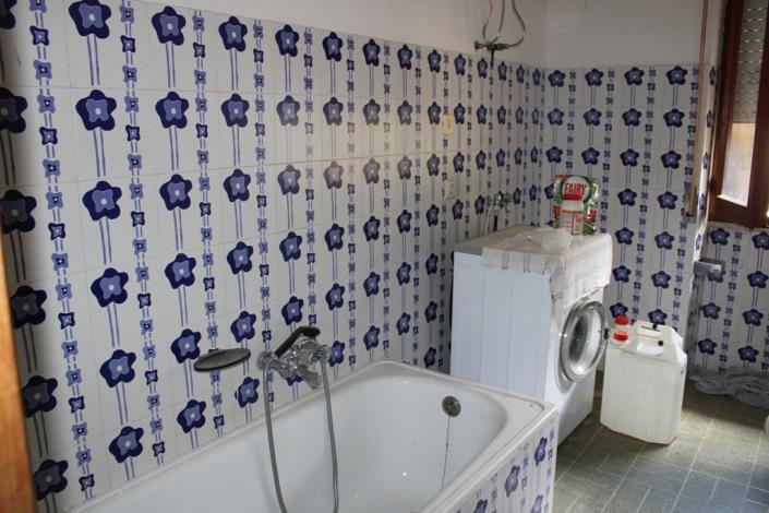 Image No.11-6 Bed Country House for sale