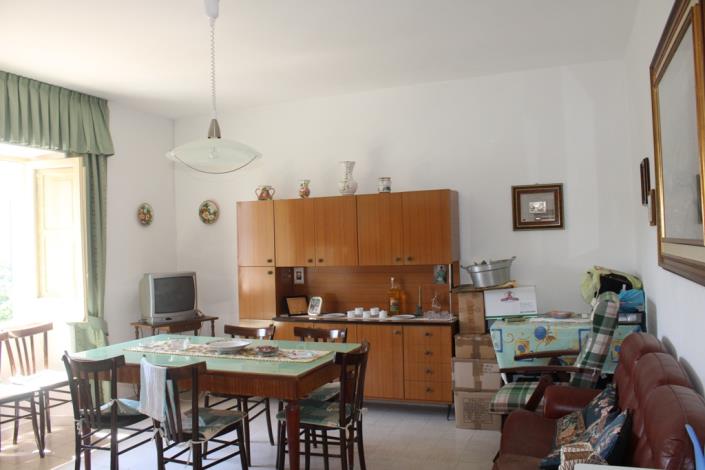 Image No.7-4 Bed Country House for sale