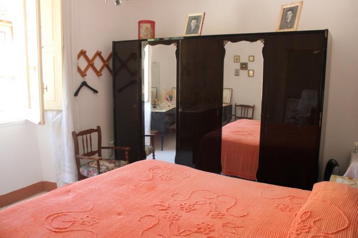 Image No.13-4 Bed Country House for sale