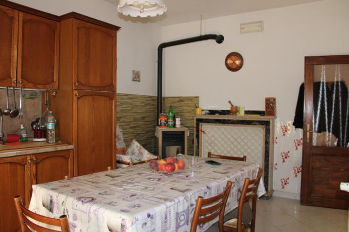 Image No.8-3 Bed Townhouse for sale