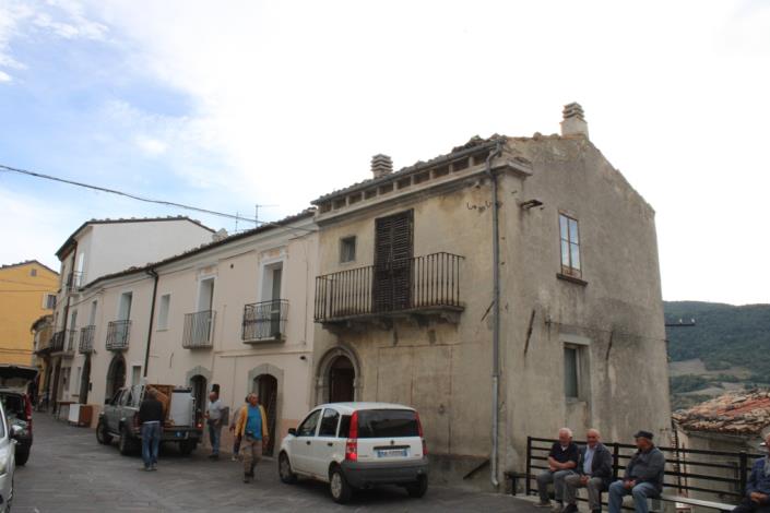 Image No.2-3 Bed Village House for sale