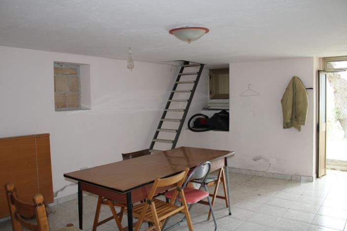 Image No.17-2 Bed Country Property for sale