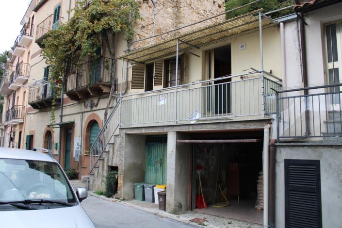 Image No.2-2 Bed Townhouse for sale