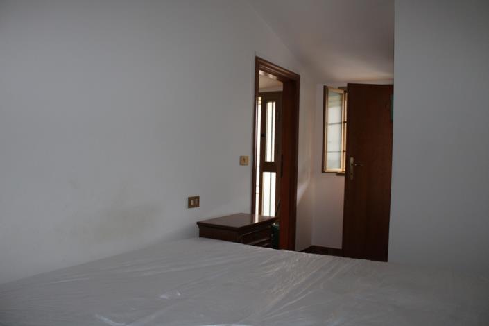 Image No.11-2 Bed Townhouse for sale