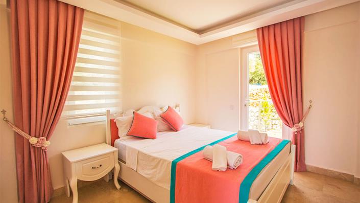 Image No.18-6 Bed Villa / Detached for sale