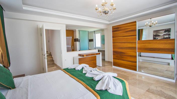 Image No.15-6 Bed Villa / Detached for sale