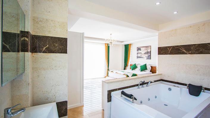 Image No.17-6 Bed Villa / Detached for sale