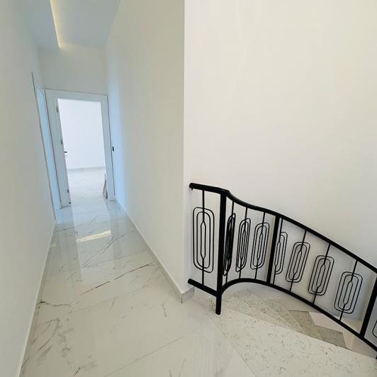 Image No.12-3 Bed Villa / Detached for sale