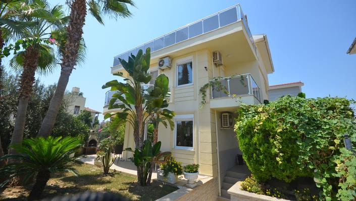 Image No.1-3 Bed Villa / Detached for sale