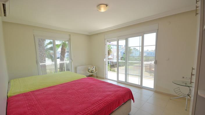 Image No.22-3 Bed Villa / Detached for sale