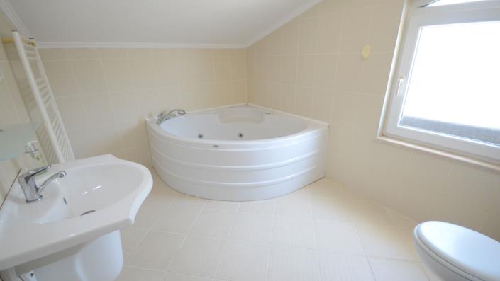 Image No.35-3 Bed Villa / Detached for sale