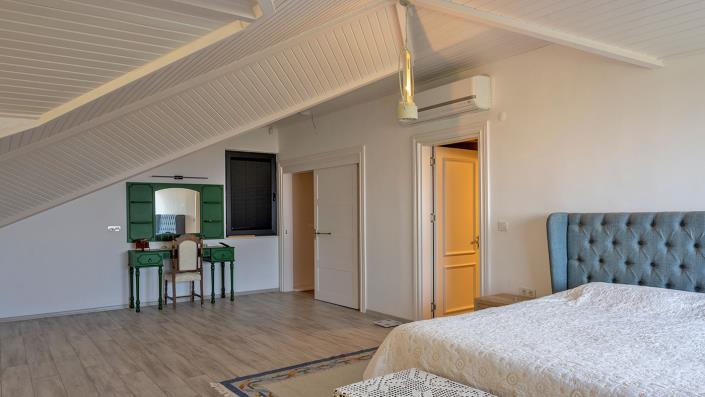 Image No.19-4 Bed Villa / Detached for sale