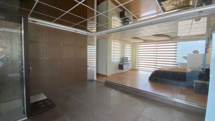 Image No.14-8 Bed Villa / Detached for sale