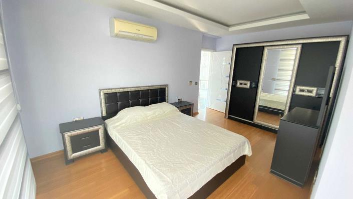 Image No.17-8 Bed Villa / Detached for sale