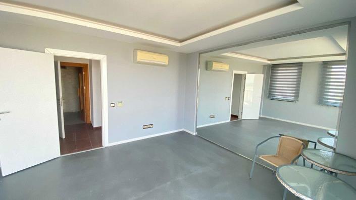 Image No.20-8 Bed Villa / Detached for sale