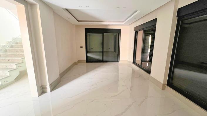 Image No.12-2 Bed Villa / Detached for sale