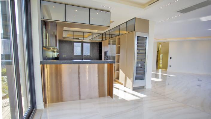 Image No.3-6 Bed Villa for sale