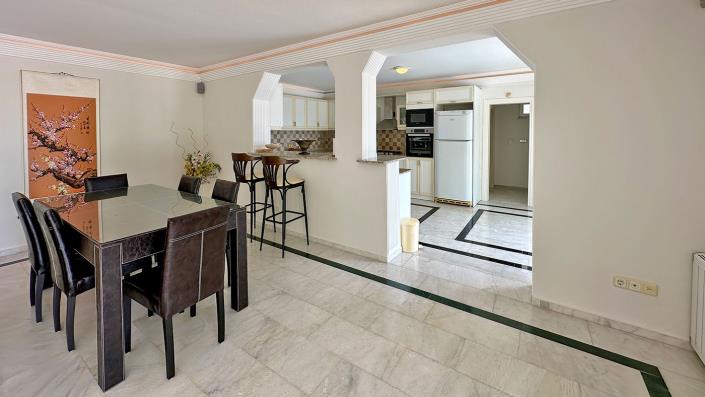 Image No.18-4 Bed Villa / Detached for sale