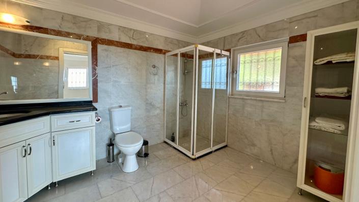 Image No.38-4 Bed Villa / Detached for sale