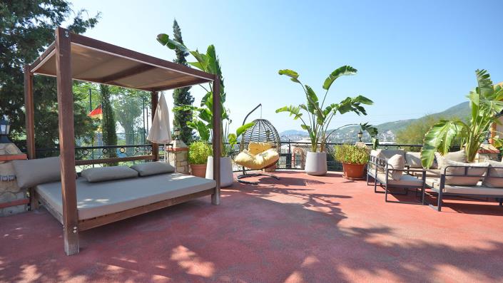 Image No.6-9 Bed Apartment for sale