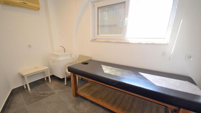 Image No.16-9 Bed Apartment for sale