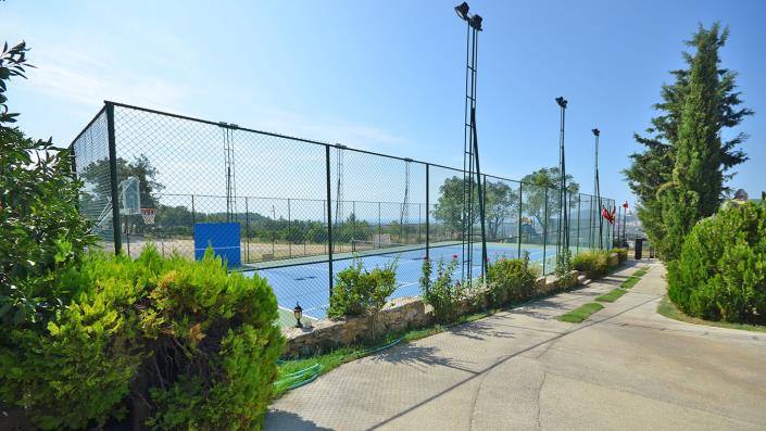 Image No.12-9 Bed Apartment for sale