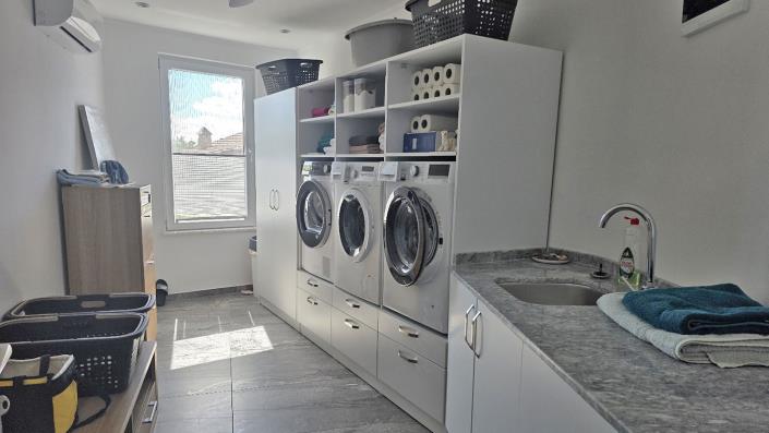 Image No.41-9 Bed Apartment for sale