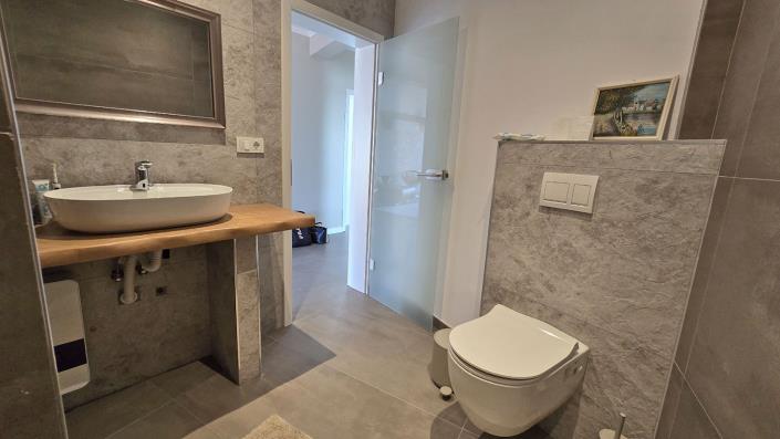 Image No.45-9 Bed Apartment for sale