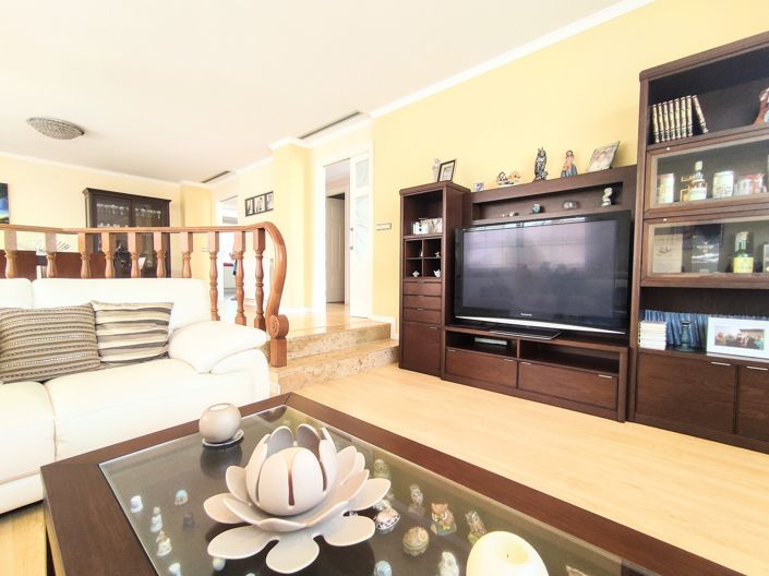 Image No.10-5 Bed Villa for sale